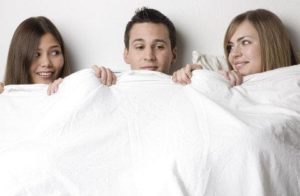 出会い系で3Pは出来る？どんな人が3Pを募集しているの？