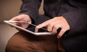 出会い系サイトに潜むネカマとは？どんな被害がある？