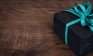 出会い系で使われる「お土産」とは？